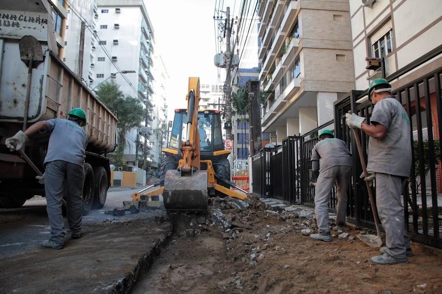 Prefeito garante que em 40 dias entrega primeiro trecho da Azedo Sodré pronto