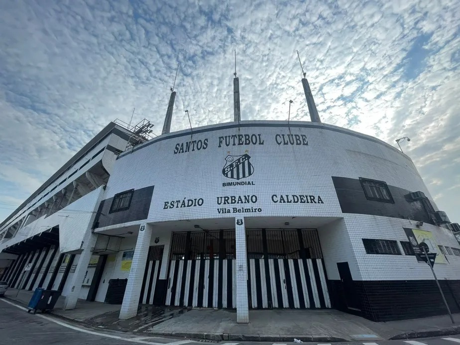 Quem mora na região do estádio do Santos, na Vila Belmiro, precisa recadastrar carro