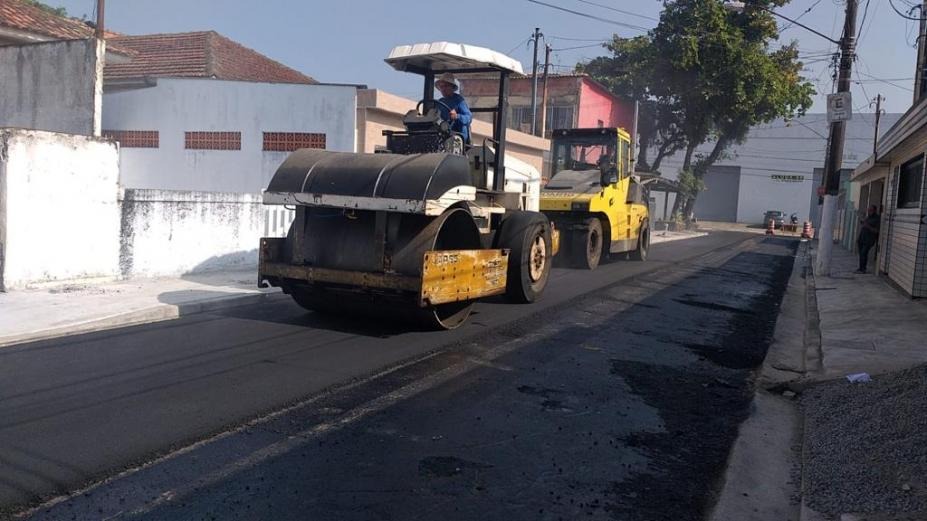 Ruas da Zona Noroeste de Santos começam a ganhar nova pavimentação 