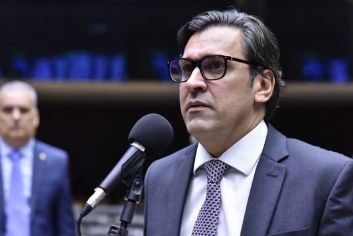 Comissão vota relatório da medida provisória que reestrutura ministérios