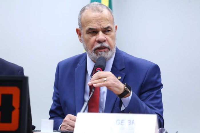 Comissão aprova proposta que amplia direitos básicos dos usuários de serviços públicos