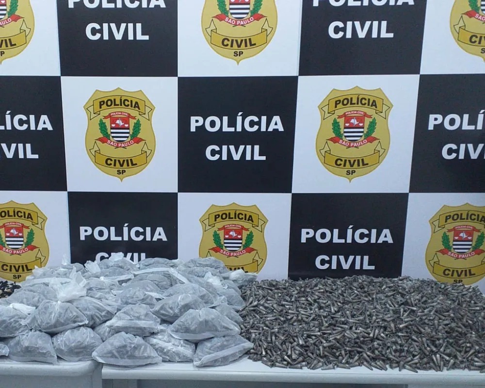 DIG de São Vicente pega mais de 11 mil pinos de cocaína em cima de uma igreja