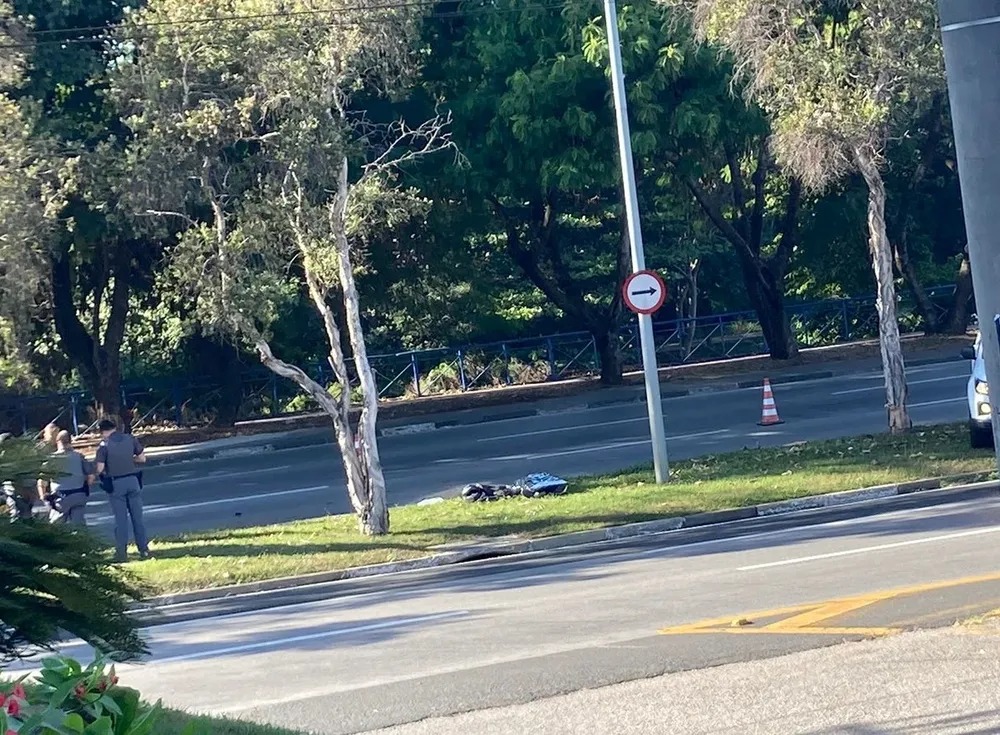 Dois motoqueiros morrem em acidentes na mesma avenida em Sorocaba 