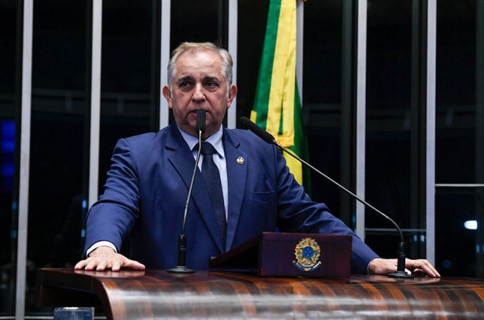 Izalci quer discutir emenda que submete fundo do DF à nova regra fiscal