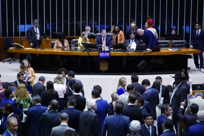 Deputados concluem votação de projeto do marco temporal das terras indígenas; acompanhe