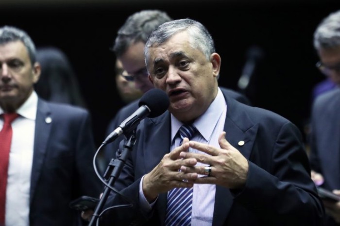 Líder do governo diz que não vai se opor ao pedido de recriação da Funasa; acompanhe