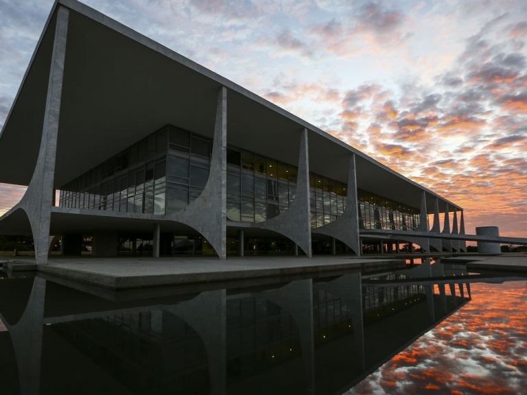Grupo de trabalho do semipresidencialismo cancela votação de parecer