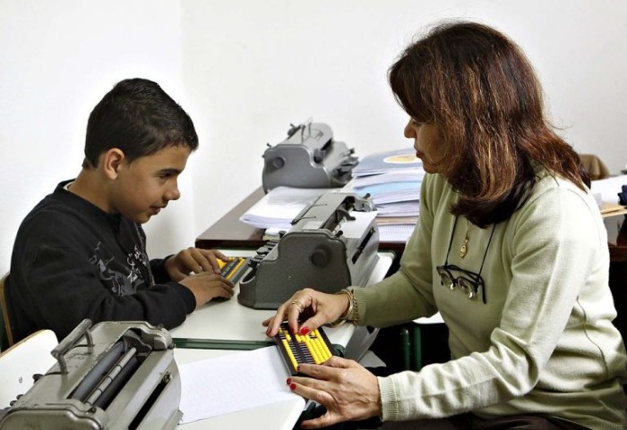 Comissão debate a garantia e a implementação da educação inclusiva