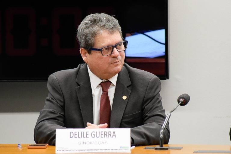 Indústria automotiva e entidades de reciclagem divergem sobre destino de veículos fora de circulação