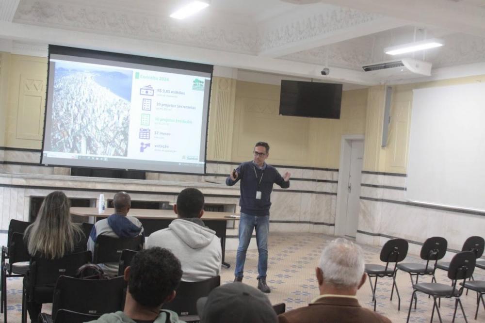 Entidades de bairro de Santos são capacitadas para elaborar projetos para o Orçamento Participativo