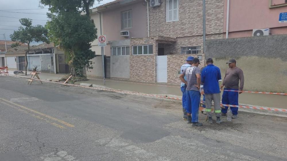 Prefeitura faz obras de recuperação, asfaltamento e drenagem no Estuário