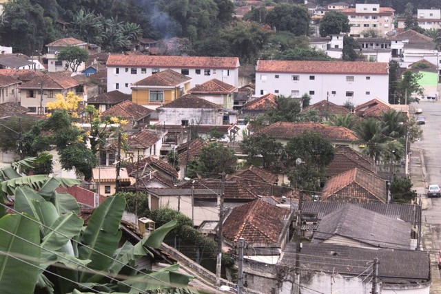 Homem reage a assalto e acaba baleado e 