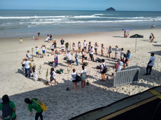 Prefeitura de São Sebastião realiza ação socioambiental no Hang Loose Surf Attack 2023