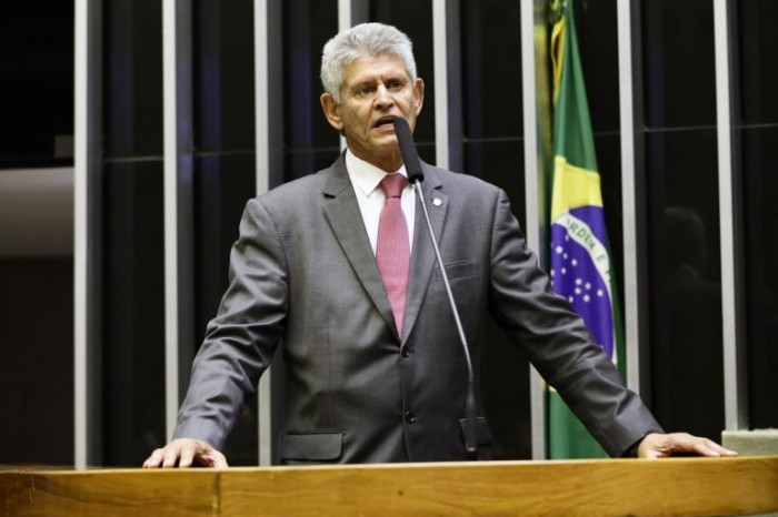 Projeto garante ao cônjuge o acesso a dados de pessoas falecidas