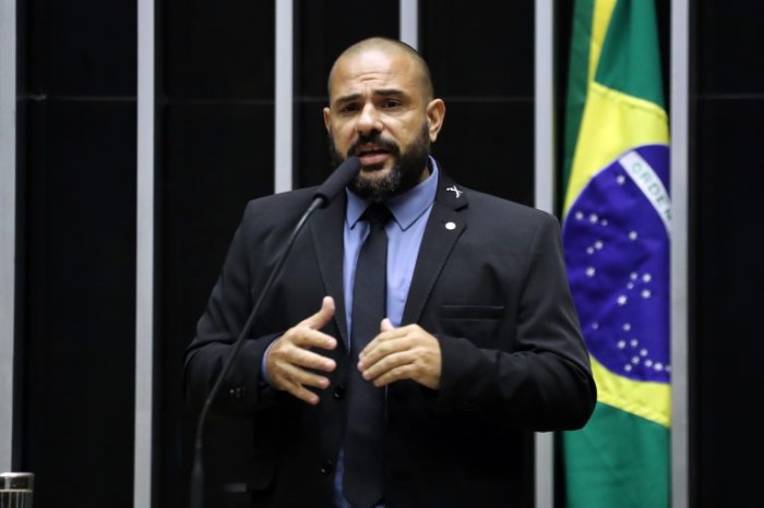 Projeto prevê isenção de tributos para automóveis adquiridos por servidores da segurança pública