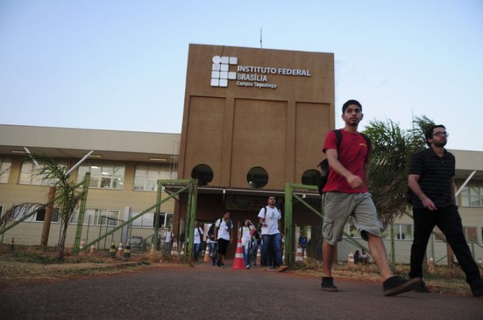 Audiência discute o papel das universidades e dos institutos federais