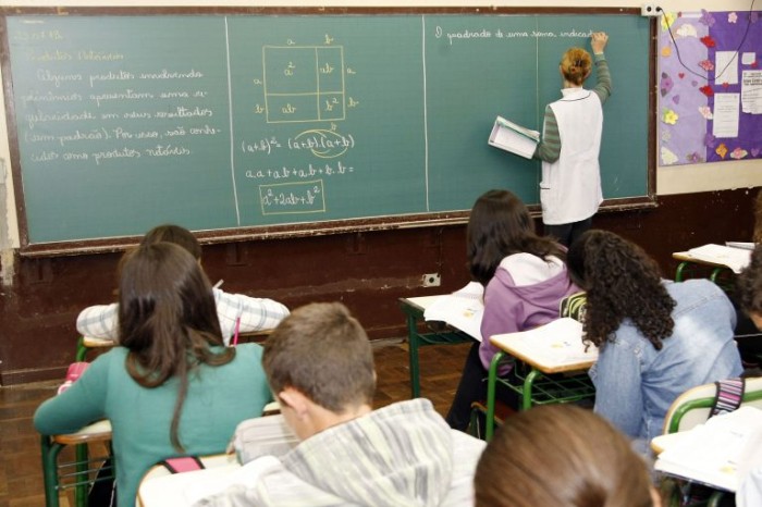 Comissão de Educação debate programa de iniciação à docência