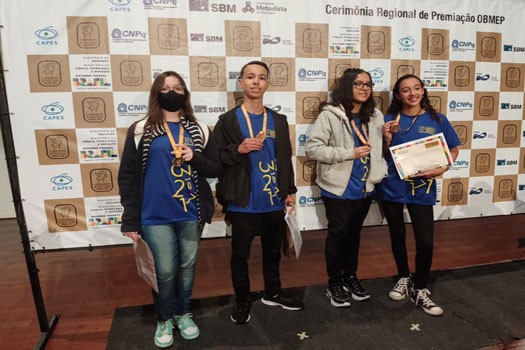 Alunos de escolas municipais de Praia Grande são premiados na OBMEP