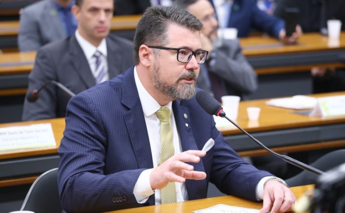 CCJ aprova projeto que obriga presença de exemplar de Estatuto da Advocacia em delegacias