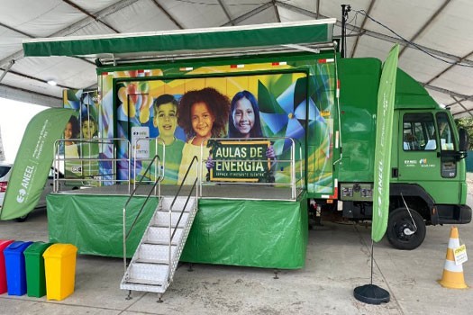 Gincana Verde: alunos destaques visitam carreta móvel da Elektro