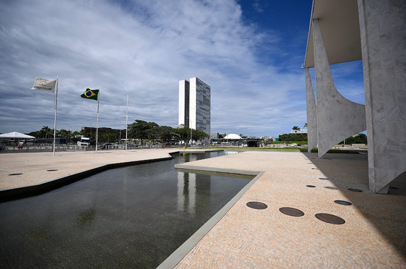 LDO para 2023 é sancionada com previsão de salário de R$ 1.294