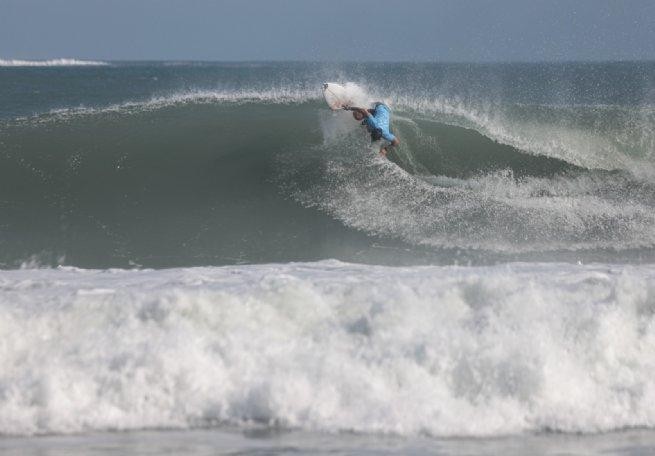 Circuito Banco do Brasil de Surfe de São Sebastião define os títulos na manhã deste domingo