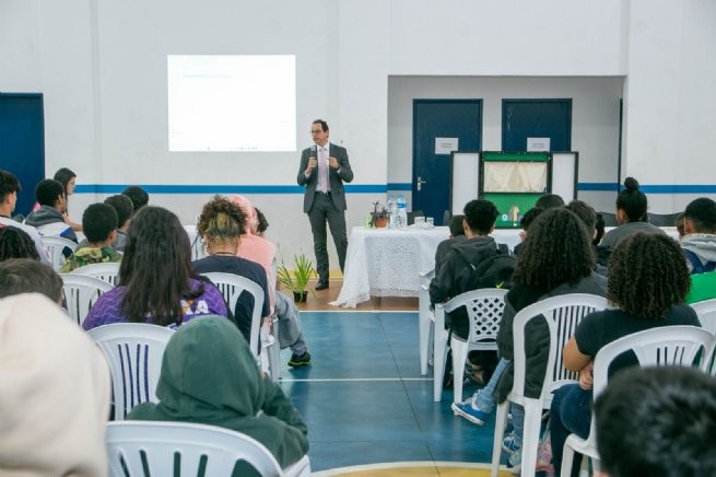 Alunos da Topolândia participam de encontro sobre cidadania e justiça na escola