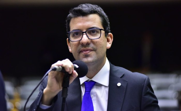 Comissão aprova projeto que inclui iniciativas culturais de escolas públicas entre beneficiários da Lei Rouanet