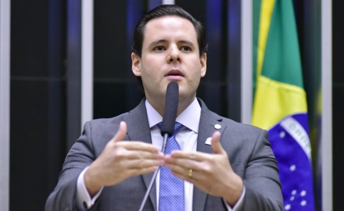 Comissão debate impacto da tributação de compras internacionais