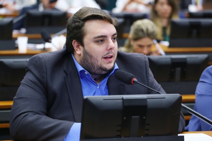 Comissão aprova nulidade de cláusula contratual que exija mediação de conflitos