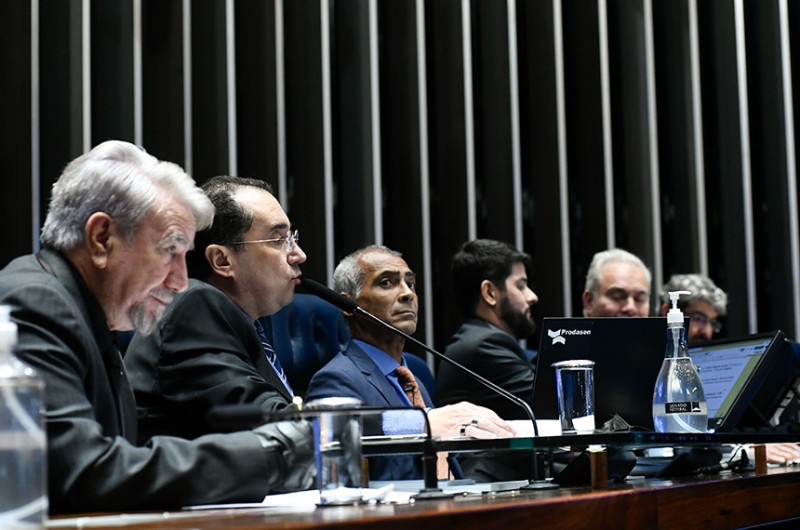Senadores manifestam apoio a projeto que dá fim ao rol taxativo; ministro da Saúde é contra