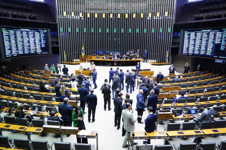 Seis medidas provisórias estão na pauta do Plenário desta terça-feira