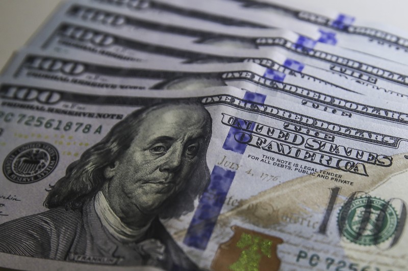 Dólar sobe para R$ 5,24 com medo de recessão no exterior