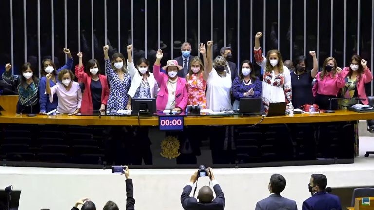 Bancada feminina aumenta 18% e tem 2 representantes trans