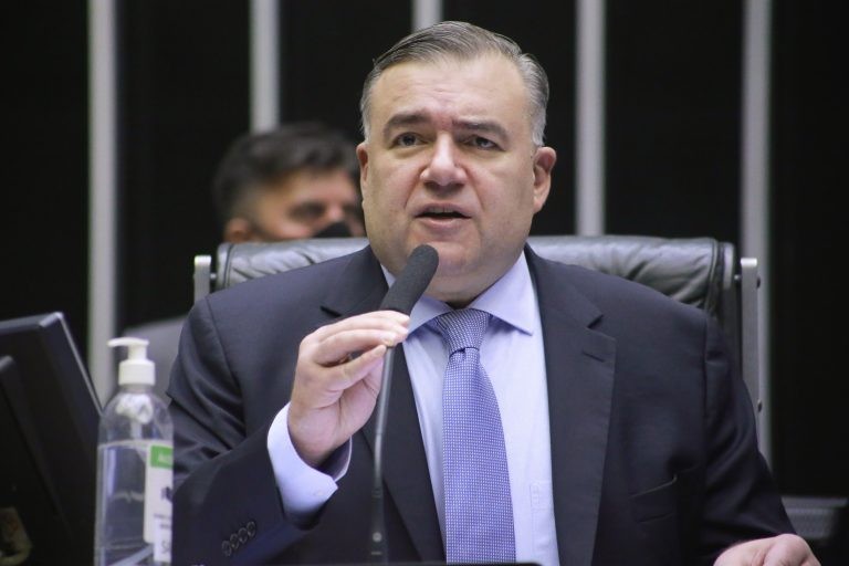 Projeto inclui no calendário nacional a vacinação contra o cobreiro