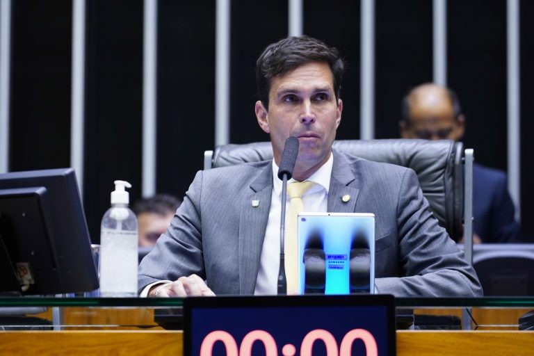 Comissão aprova projeto que define regras para vacinação no sistema privado de saúde
