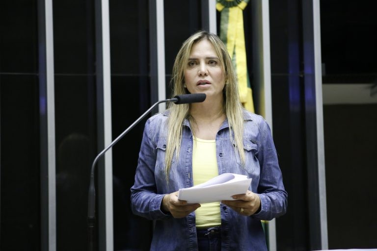 Comissão aprova equiparação de paciente com doença grave à pessoa com deficiência