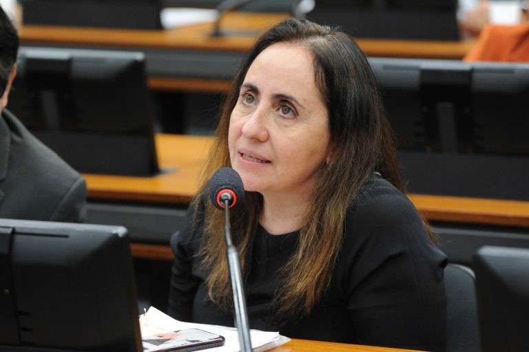 Proposta garante acesso de jornalistas a informações públicas