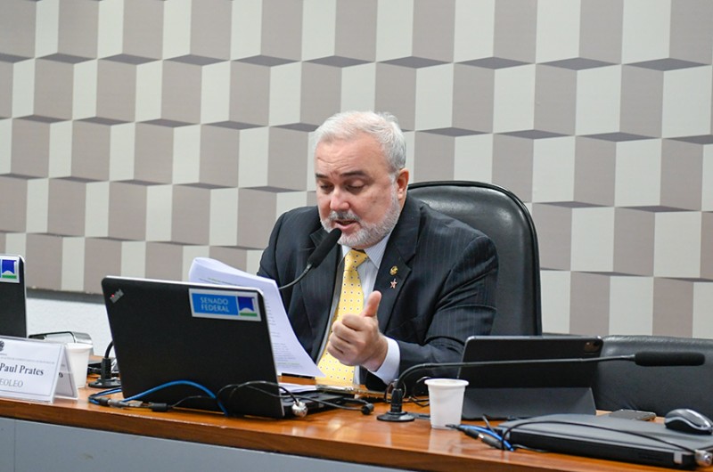 Comissão diz que causas das manchas de óleo no litoral ainda são desconhecidas