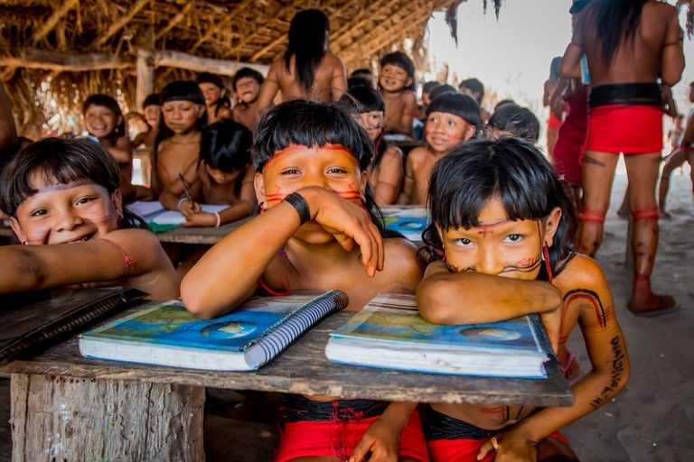 Pesquisadores apontam ausência de dados atualizados sobre alunos e escolas quilombolas e indígenas