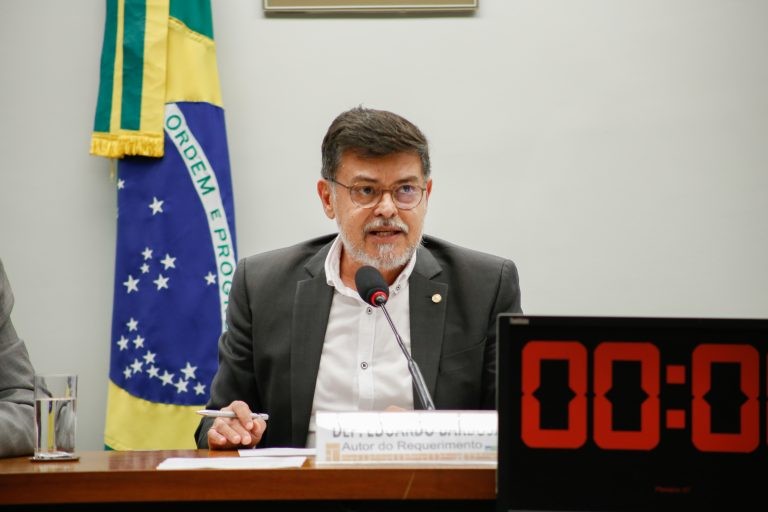 Especialistas defendem mais investimento em saúde mental no Brasil, mas discordam sobre prioridades
