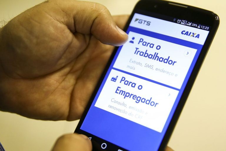 Lei que anistia multas por atraso na entrega de guia do FGTS é promulgada