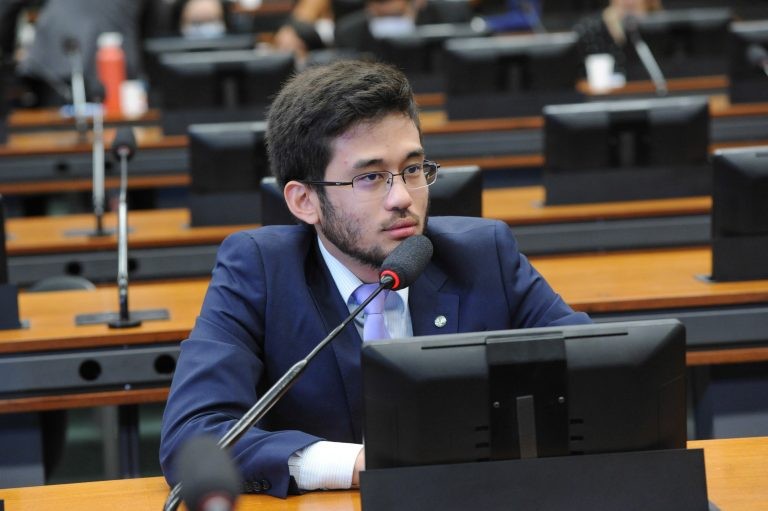 Projeto proíbe contratação de professor temporário na educação básica sem processo seletivo