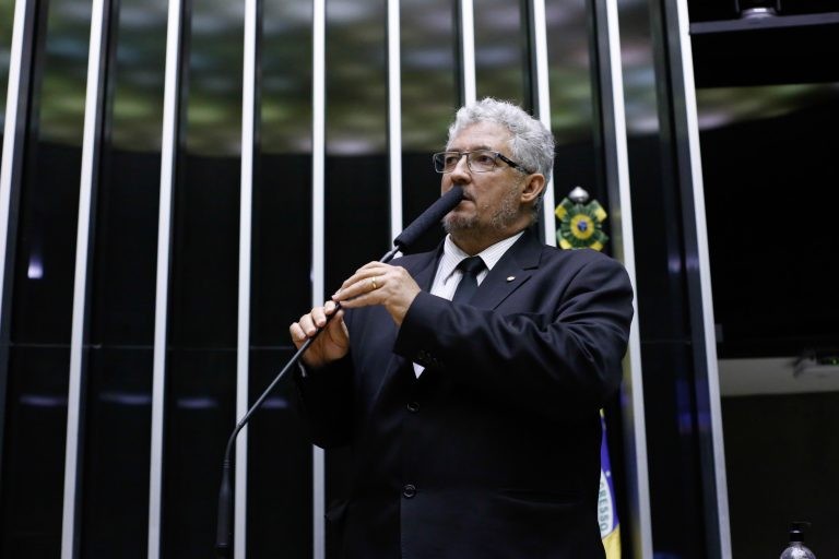Projeto aprovado na Câmara restringe liberdade condicional de preso