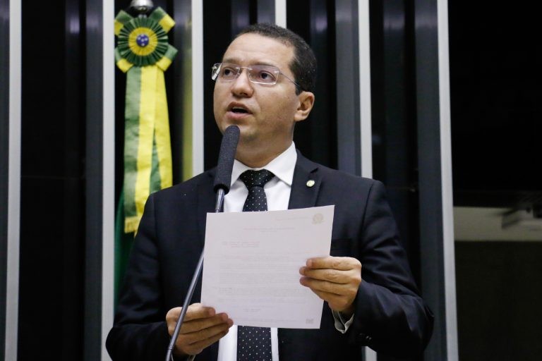 Comissão aprova projeto do governo que extingue Floresta Nacional de Cristópolis
