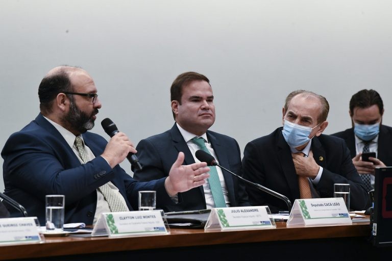 Governo pede mais prazo para enviar pedidos de créditos extras ao Congresso