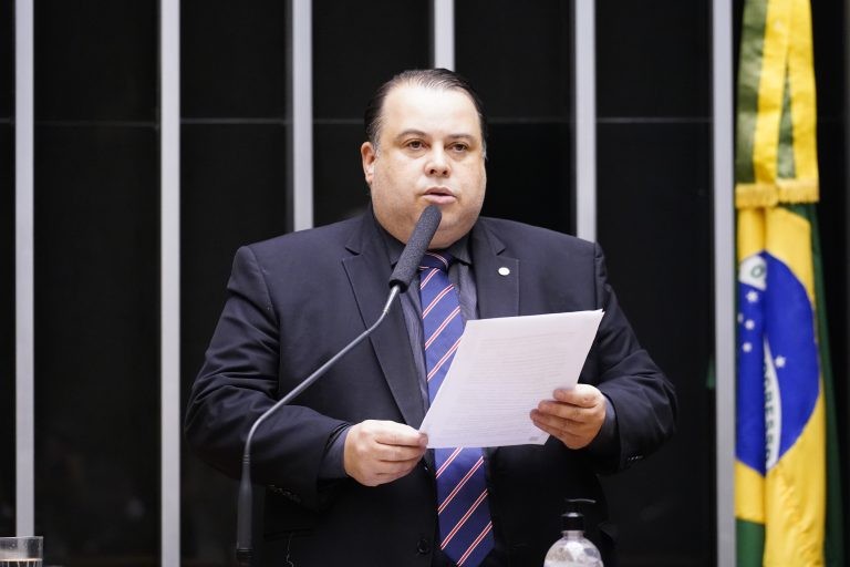 Câmara aprova política de doação de equipamentos eletrônicos de órgãos públicos