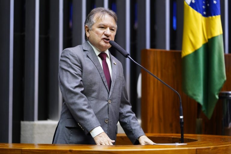 Comissão aprova previsão de reajuste periódico nas bolsas de pós-graduação e pesquisa