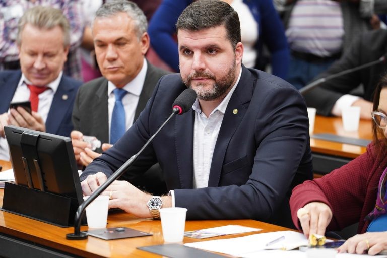 CCJ aprova redução de imposto na exportação de suco de laranja
