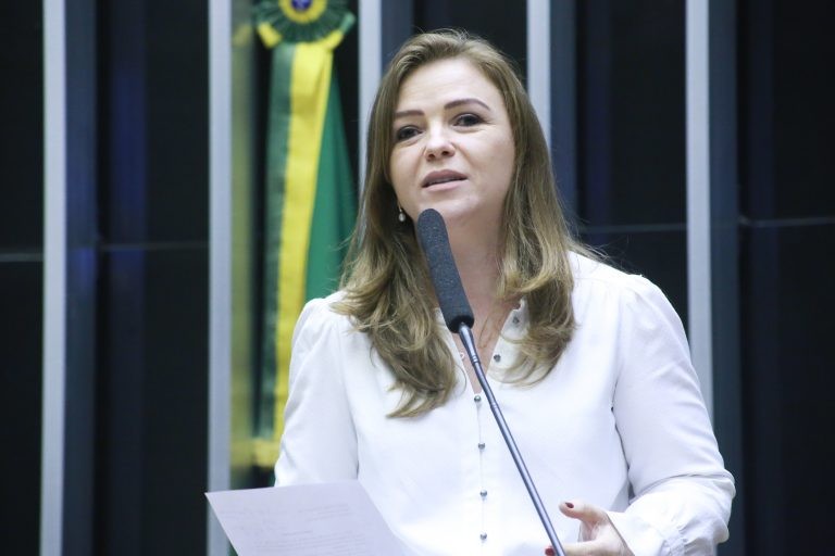Comissão aprova certidão para empresa que não contrata ilegalmente menores de 18 anos